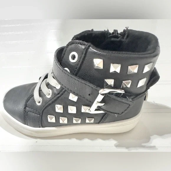 Adorable Baby Studded Hi Top Sneakers by Nicole Miller. Baby Size 6. - Picture 3 of 7